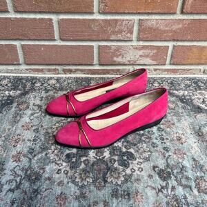 Vtg BALLY Megan II / Women's 8 M / Hot Pink Suede Flats Gold Logo Italy